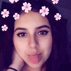 Meet your Posher, Alexis